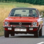 Sportliche Opel mit Prominenz auf Taunus-Tour